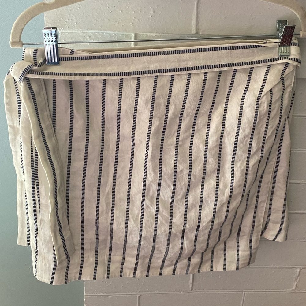 NWT Sz 4 Theory Wrap Skirt